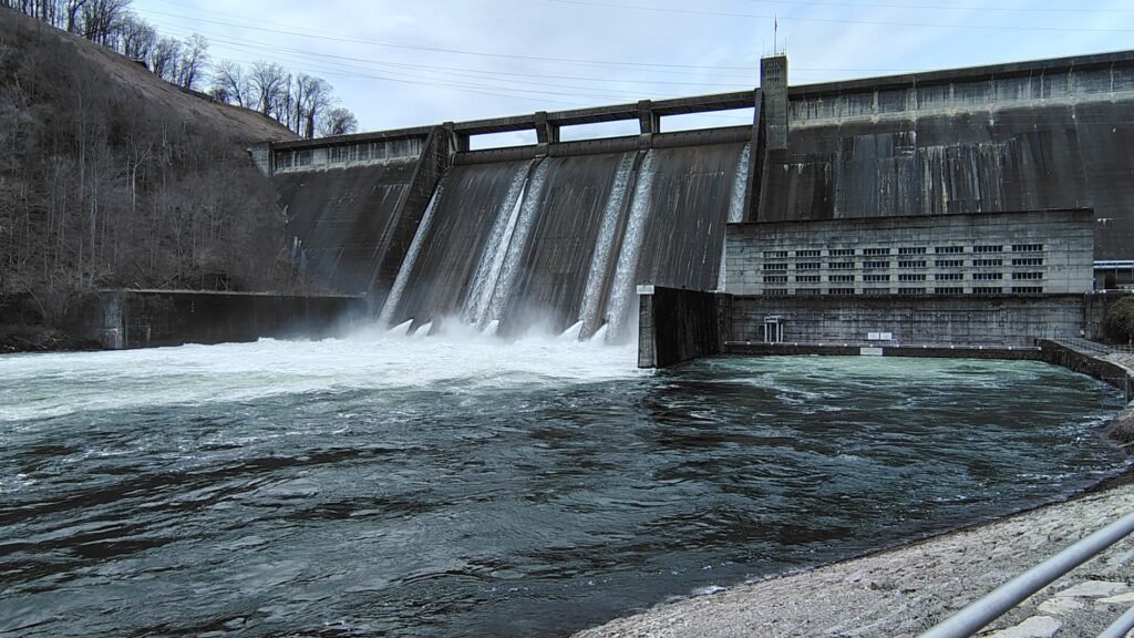 Norris Dam Sluicing on the Clinch River